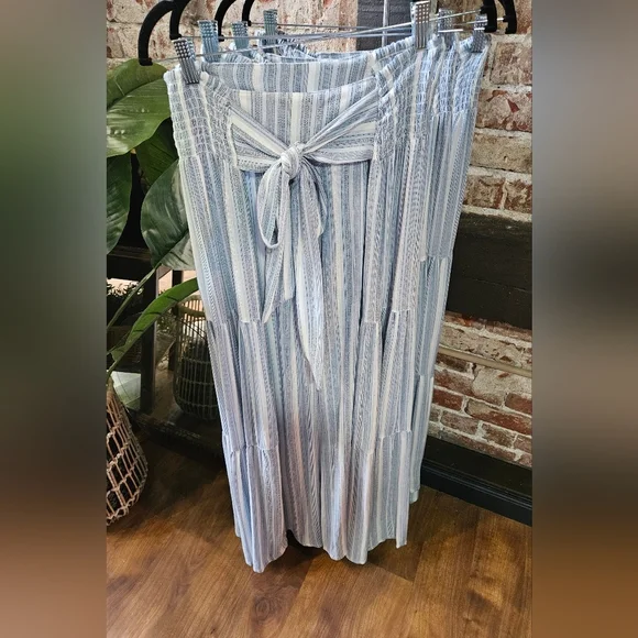 Wide leg striped palazzo pant w/tie waist - Picture 7 of 8